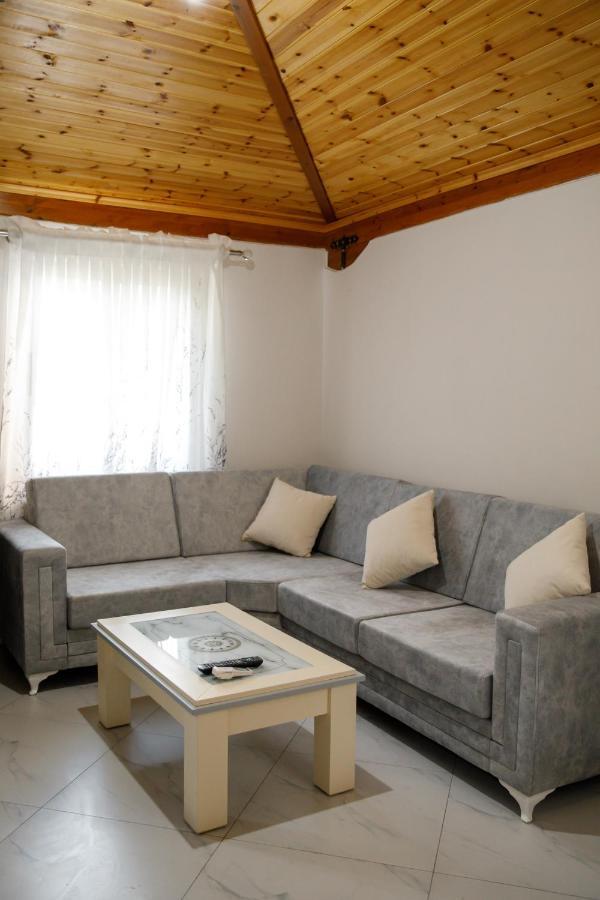 Logli Apartments Gjirokastër Exterior foto